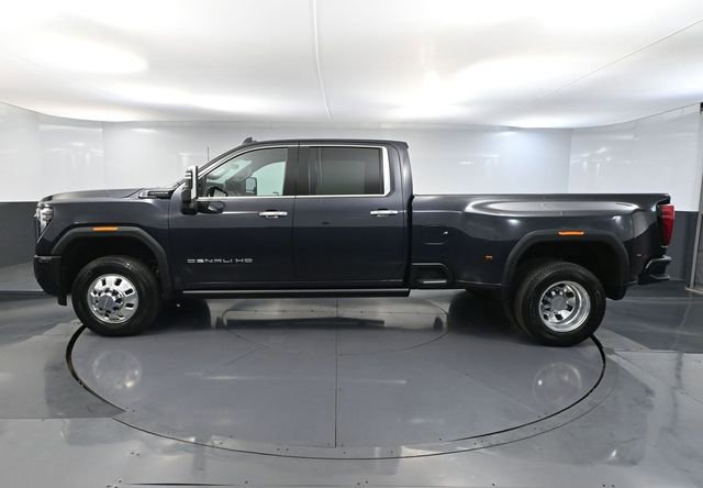 Used 2024 GMC Sierra 3500 Denali Ultimate image 11
