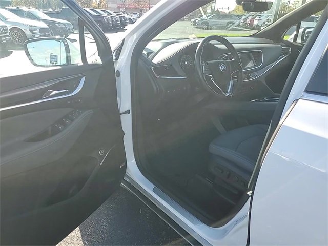 Used 2024 Buick Enclave Premium image 11
