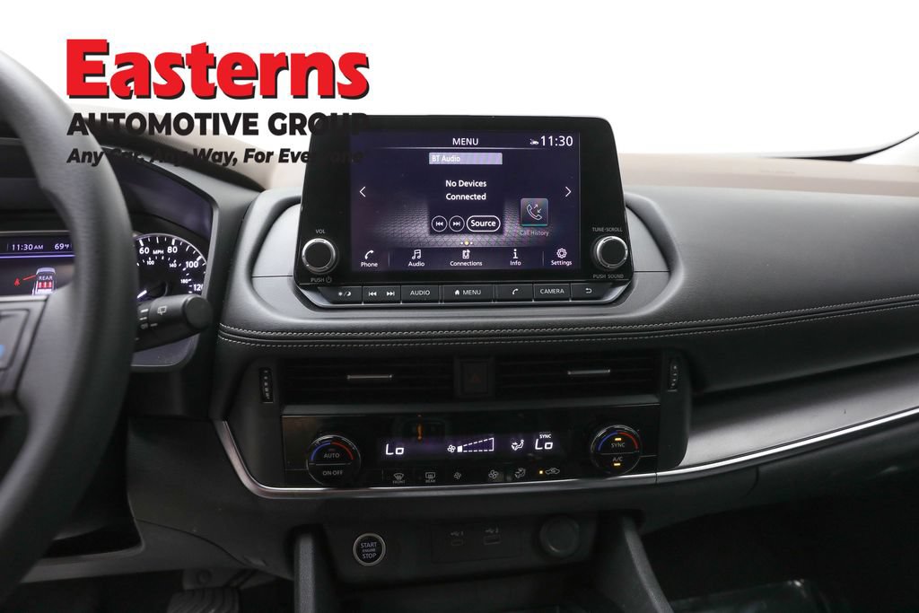 Used 2023 Nissan Rogue SV AWD/4WD image 13