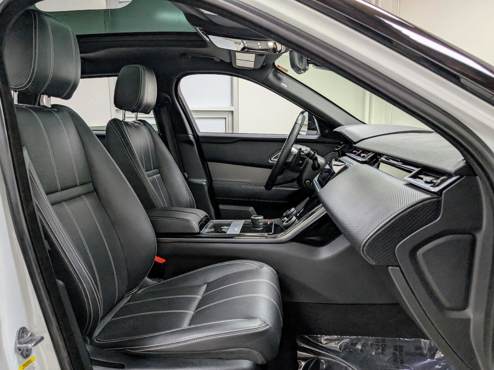 Used 2018 Land Rover Range Rover Velar S image 24
