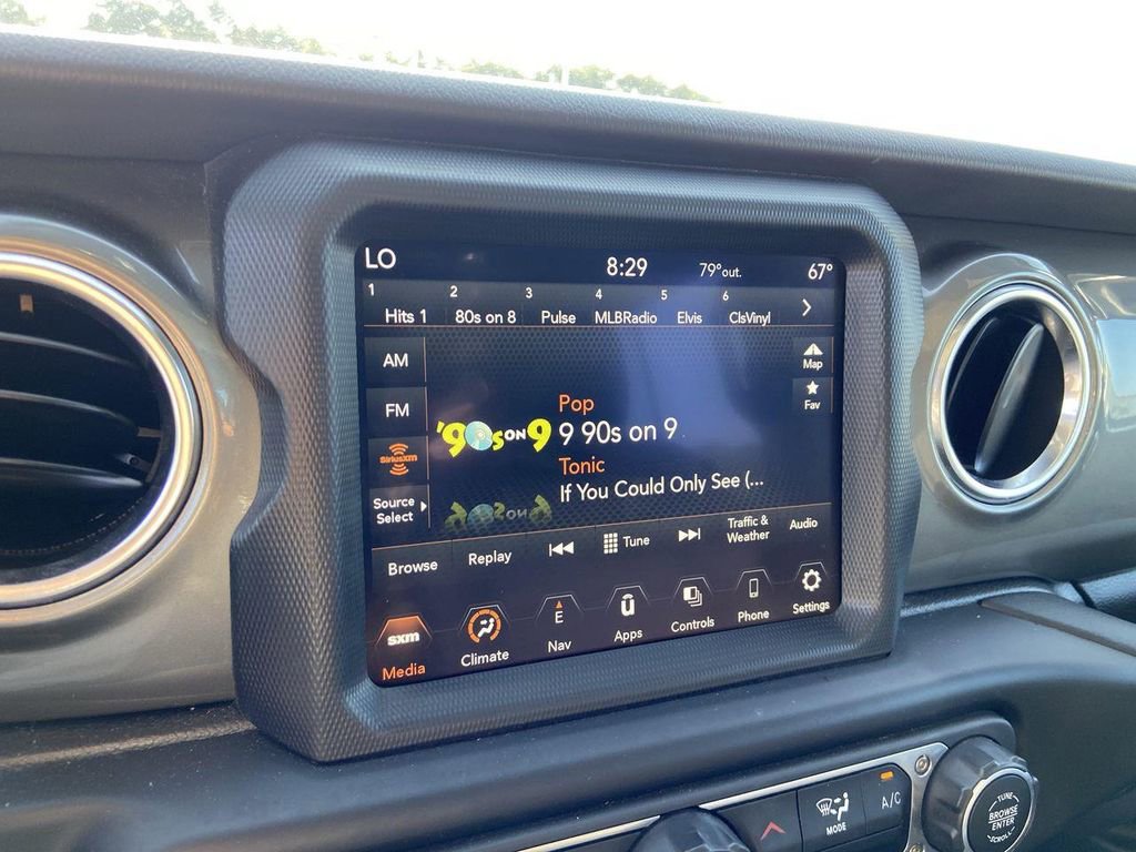 Used 2023 Jeep Gladiator Overland image 13