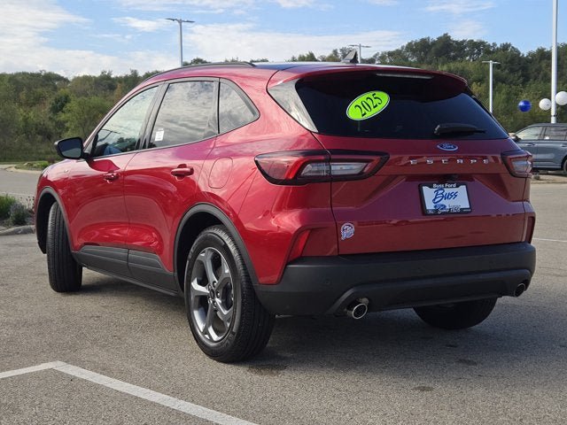 Used 2025 Ford Escape ST-Line w/ Tech Pack #1 FWD image 14