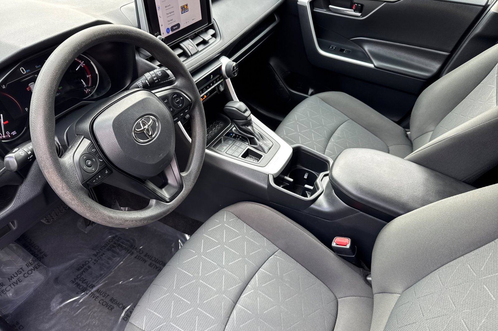 Used 2023 Toyota RAV4 XLE AWD/4WD image 9