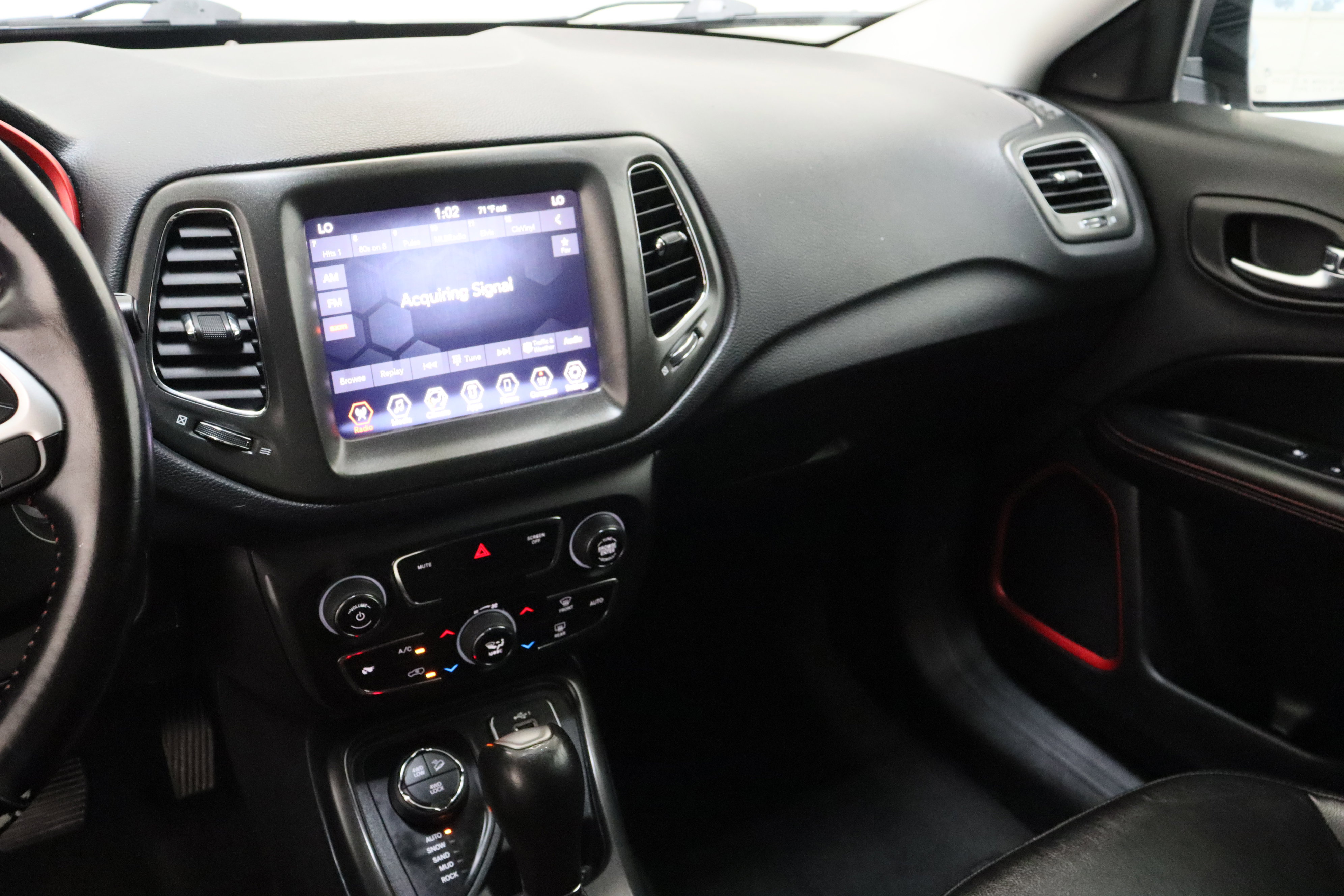 Used 2020 Jeep Compass Trailhawk AWD/4WD image 15