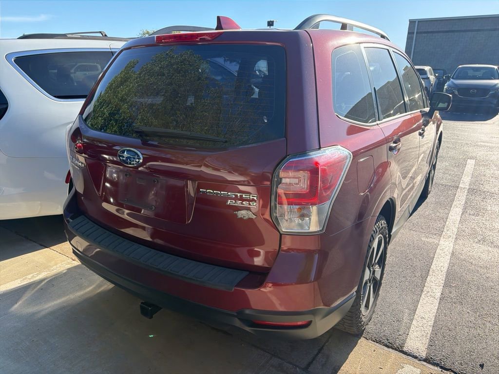 Used 2017 Subaru Forester 2.5i w/ Alloy Wheel Package image 7