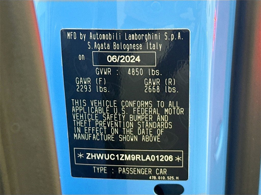 Used 2024 Lamborghini Revuelto image 36