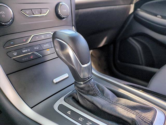 Used 2018 Ford Edge SEL w/ Equipment Group 201A FWD image 12