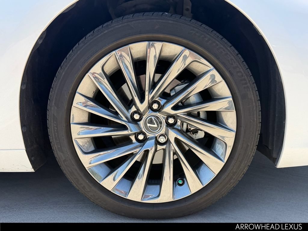Used 2024 Lexus ES 300h Ultra Luxury w/ Accessory Package (Z1) FWD image 12