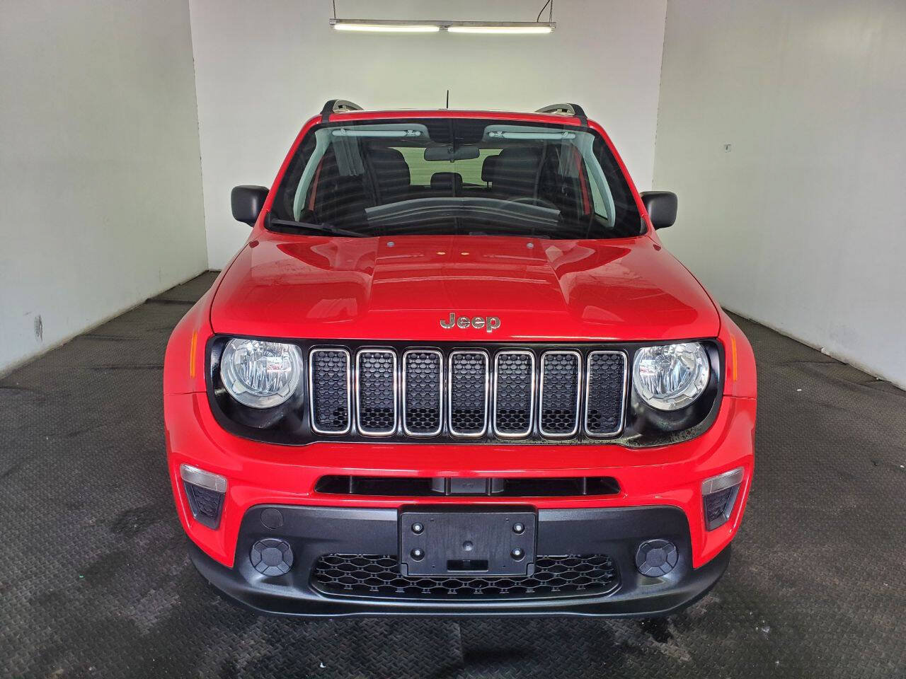 Used 2019 Jeep Renegade Sport w/ Sport Appearance Group AWD/4WD image 2