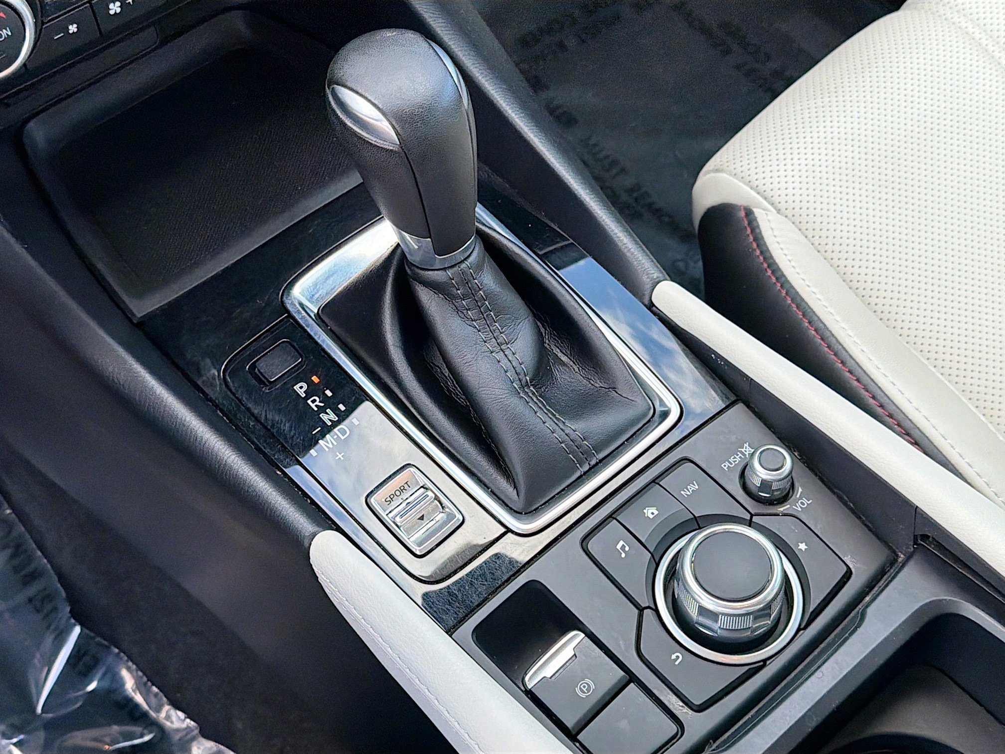 Used 2018 MAZDA MAZDA3 Grand Touring w/ Premium Equipment Package image 27