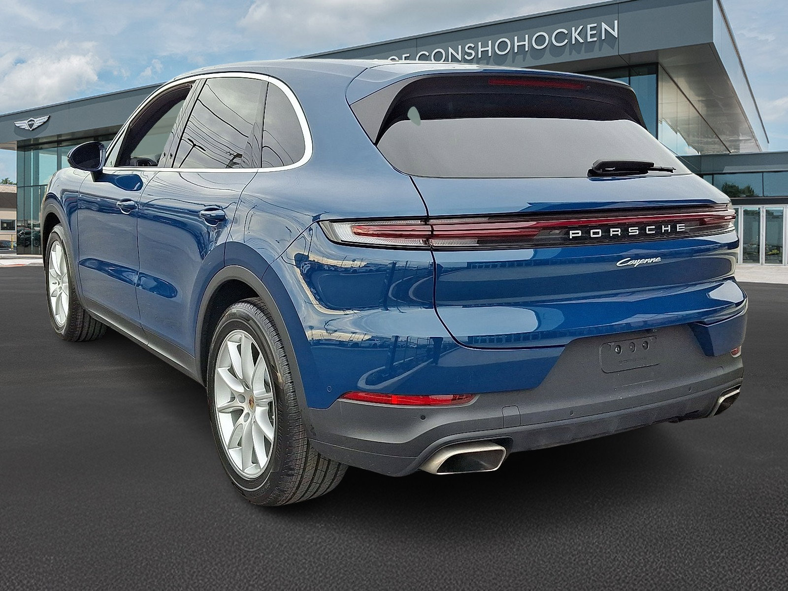 Used 2024 Porsche Cayenne image 4
