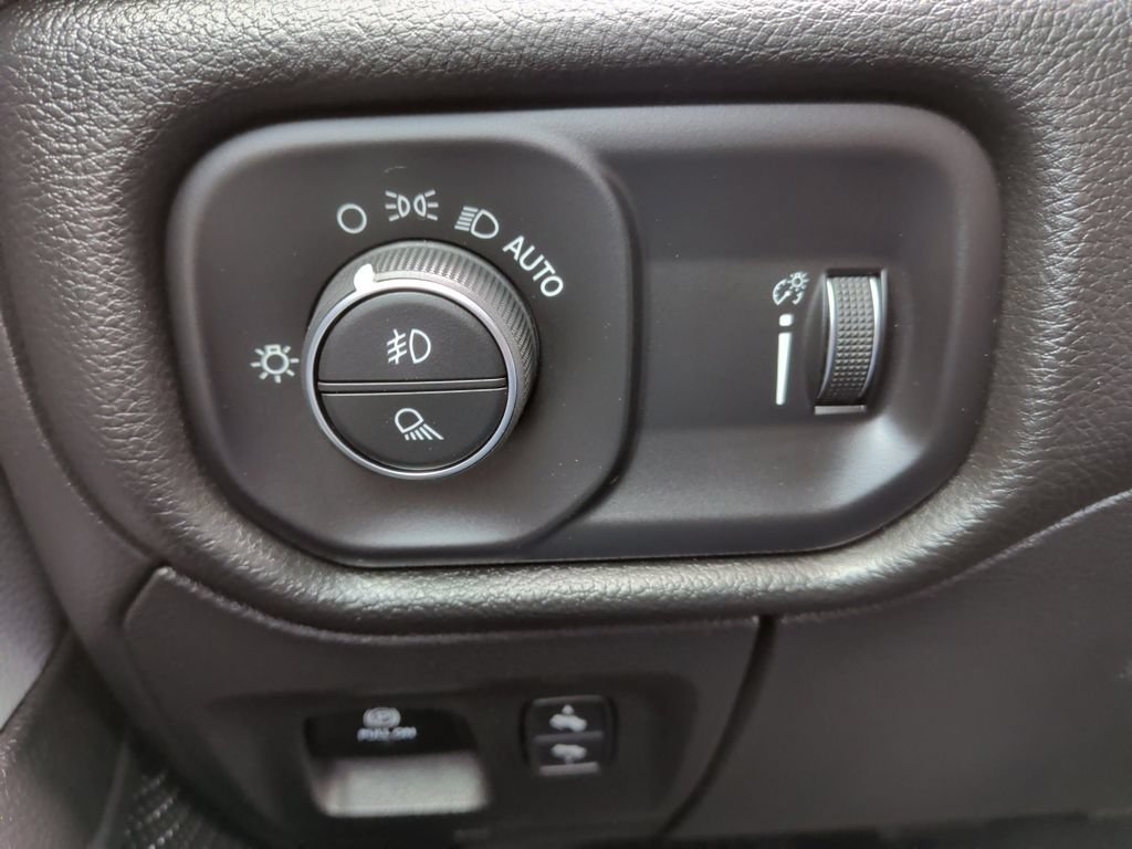 Used 2022 RAM 1500 Big Horn AWD/4WD image 29