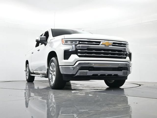 Used 2025 Chevrolet Silverado 1500 LTZ w/ LTZ Premium Package AWD/4WD image 35