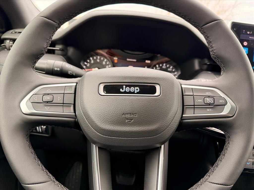New 2026 Jeep Compass Latitude image 9