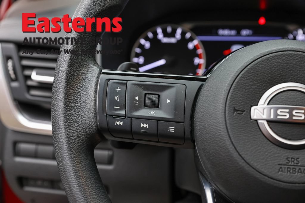 Used 2023 Nissan Rogue SV AWD/4WD image 14