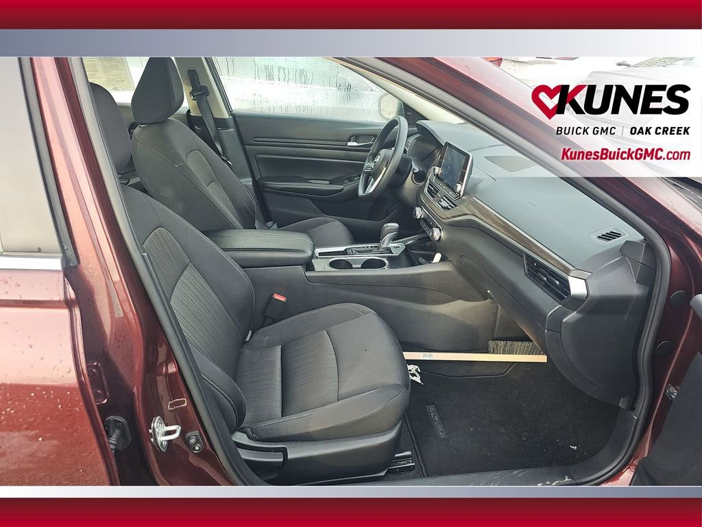 Used 2024 Nissan Altima 2.5 SV image 15