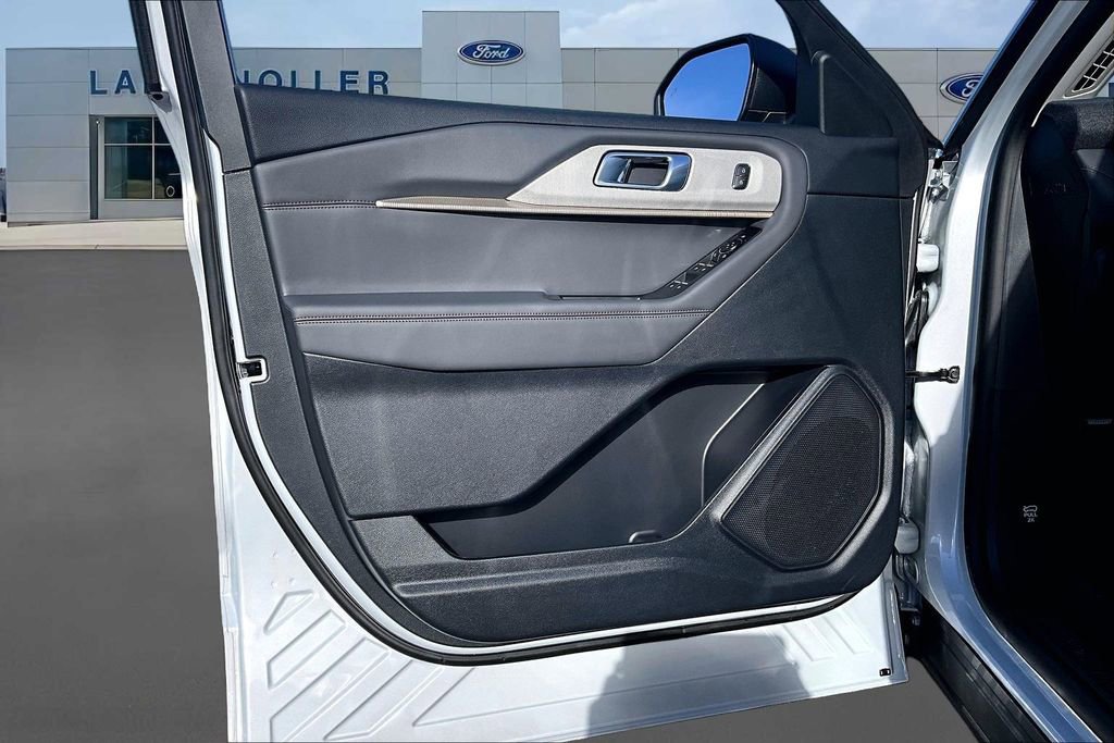 New 2026 Ford Explorer Active w/ Active Comfort Package image 25