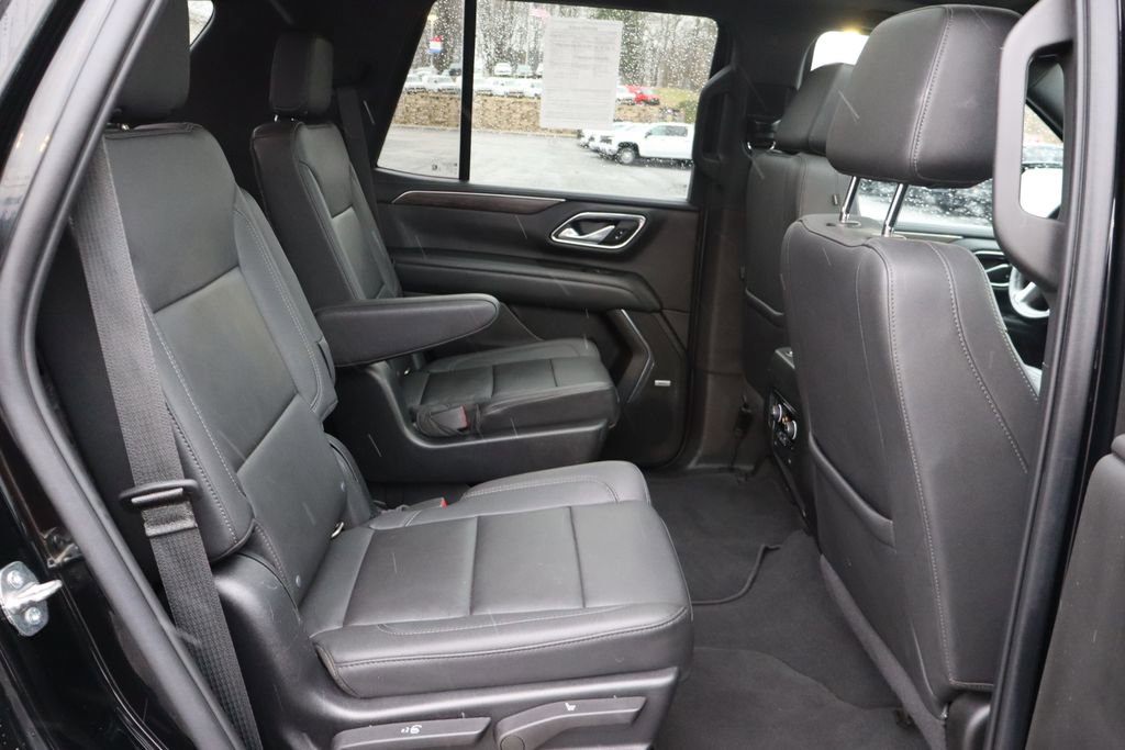 Used 2022 Chevrolet Tahoe Z71 w/ Luxury Package AWD/4WD image 19
