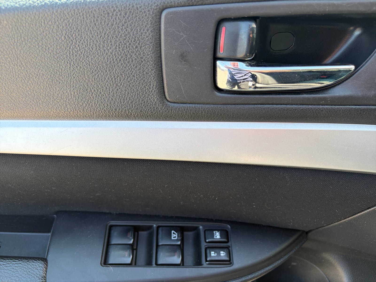 Used 2012 Subaru Outback 2.5i Premium AWD/4WD image 15