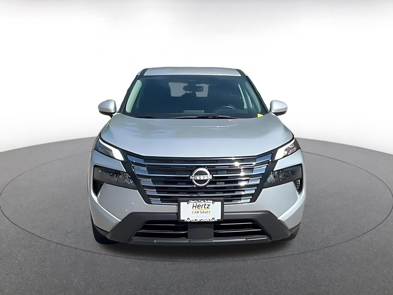 Used 2025 Nissan Rogue SV FWD image 4