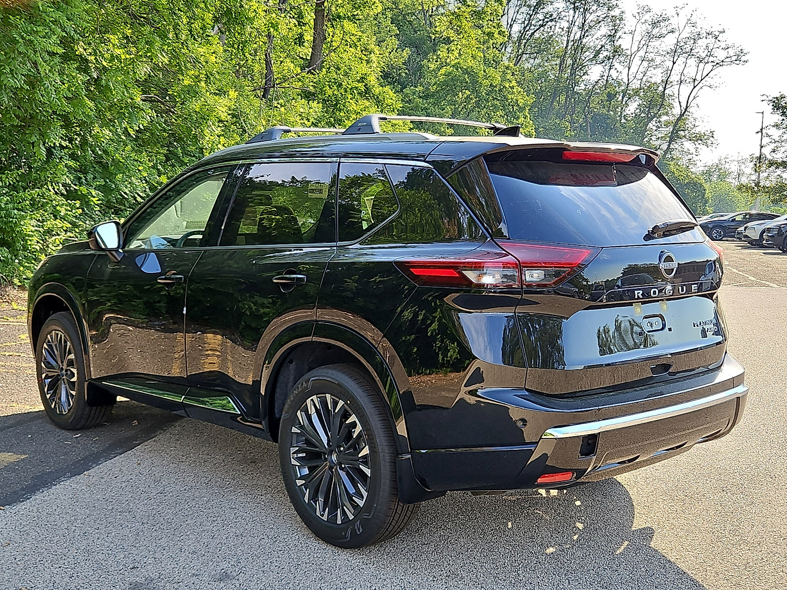 New 2026 Nissan Rogue Platinum AWD/4WD image 4