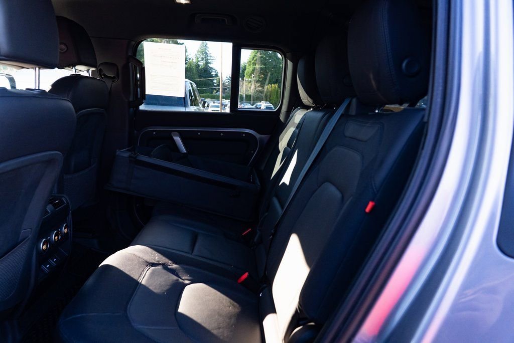 Used 2023 Land Rover Defender 130 X-Dynamic SE image 19