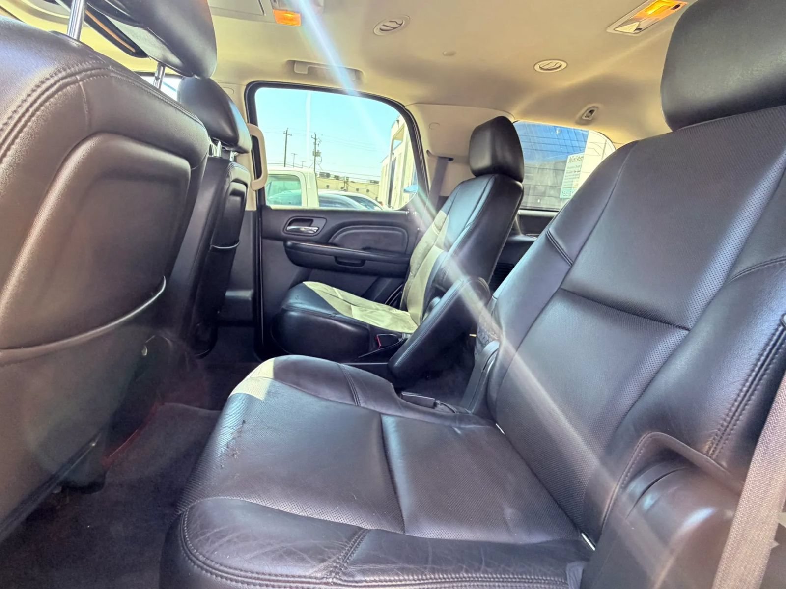 Used 2013 Cadillac Escalade Luxury RWD image 16