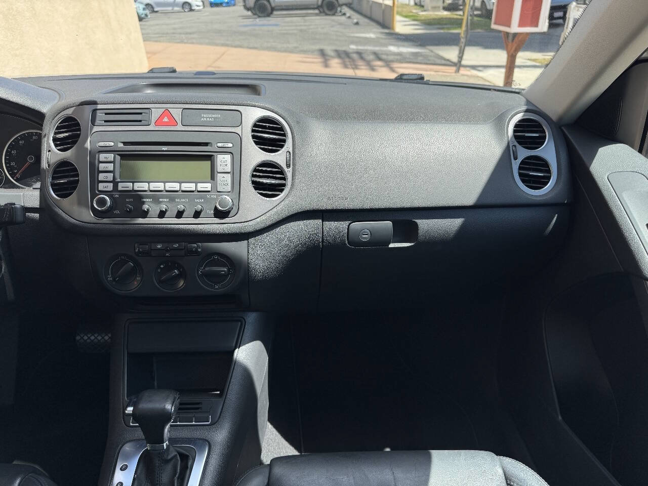 Used 2009 Volkswagen Tiguan S FWD image 13