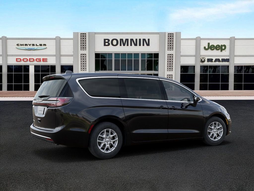 New 2026 Chrysler Pacifica Select image 4