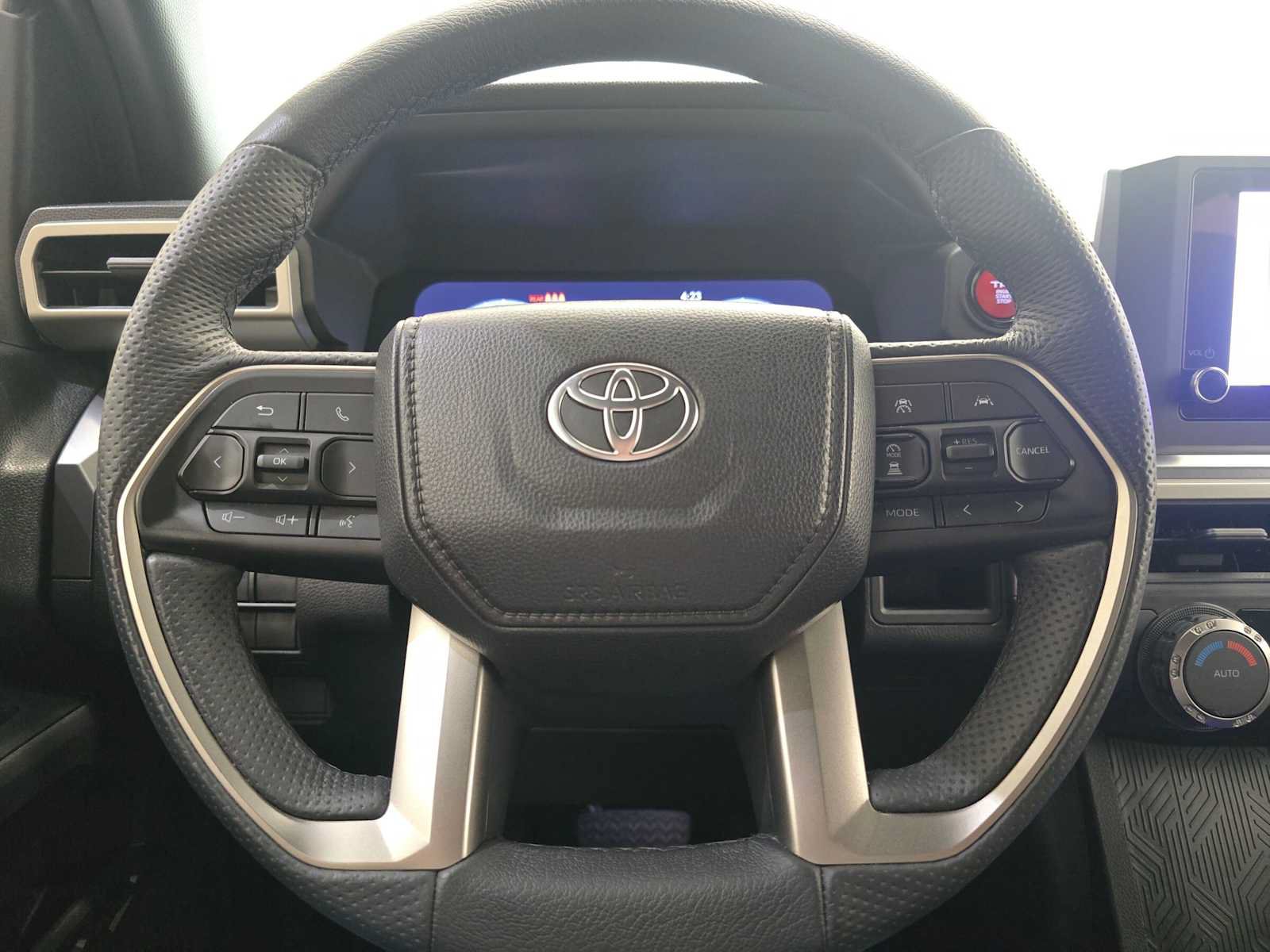 Certified 2025 Toyota Tacoma TRD Off-Road AWD/4WD image 11