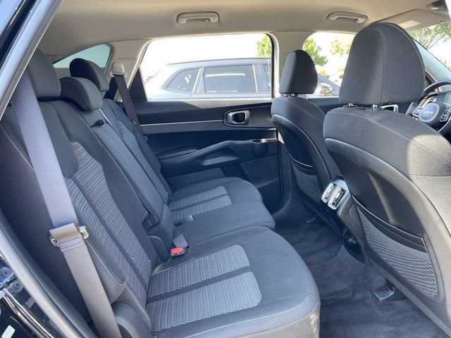 Used 2025 Kia Sorento LX FWD image 25