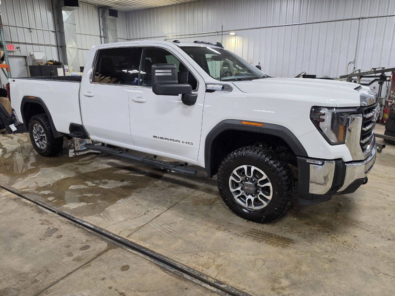 Used 2024 GMC Sierra 3500 SLE w/ SLE Convenience Package AWD/4WD image 9