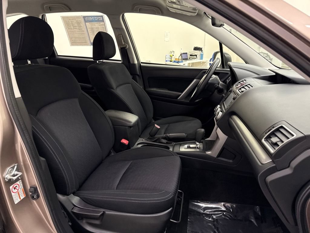 Used 2016 Subaru Forester 2.5i w/ Alloy Wheel Package image 19