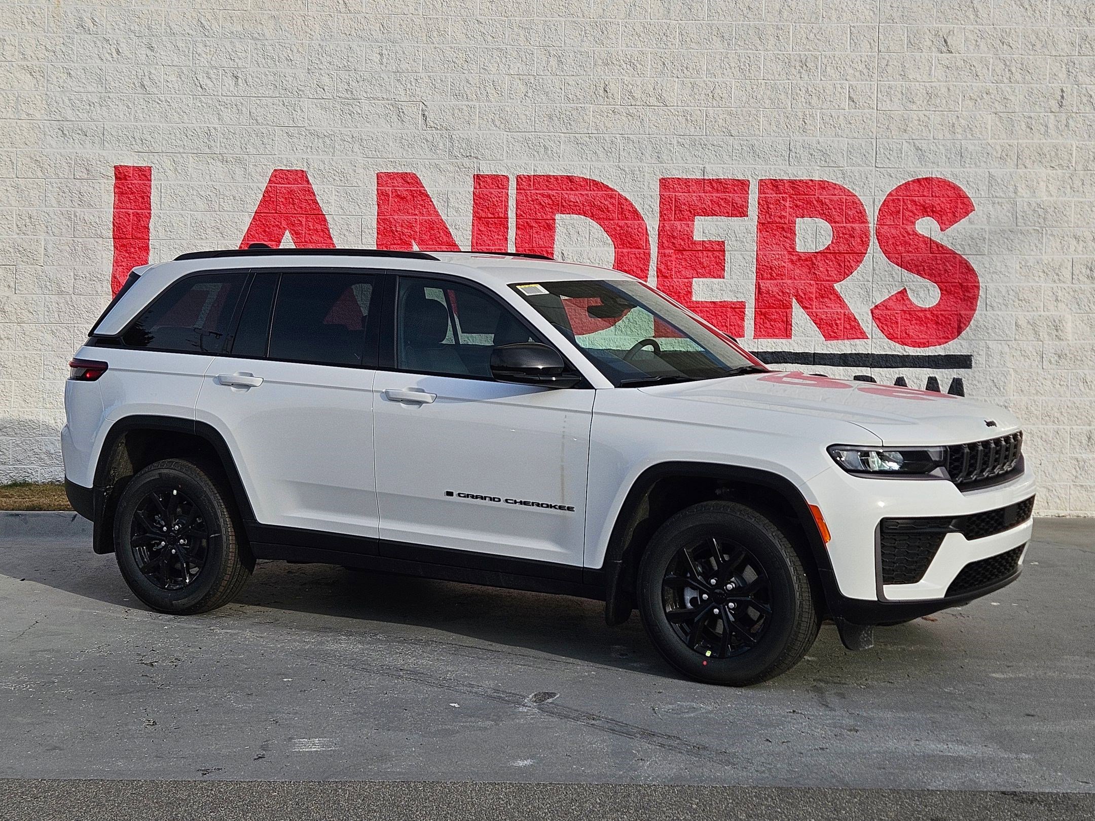 New 2026 Jeep Grand Cherokee Altitude AWD/4WD image 1