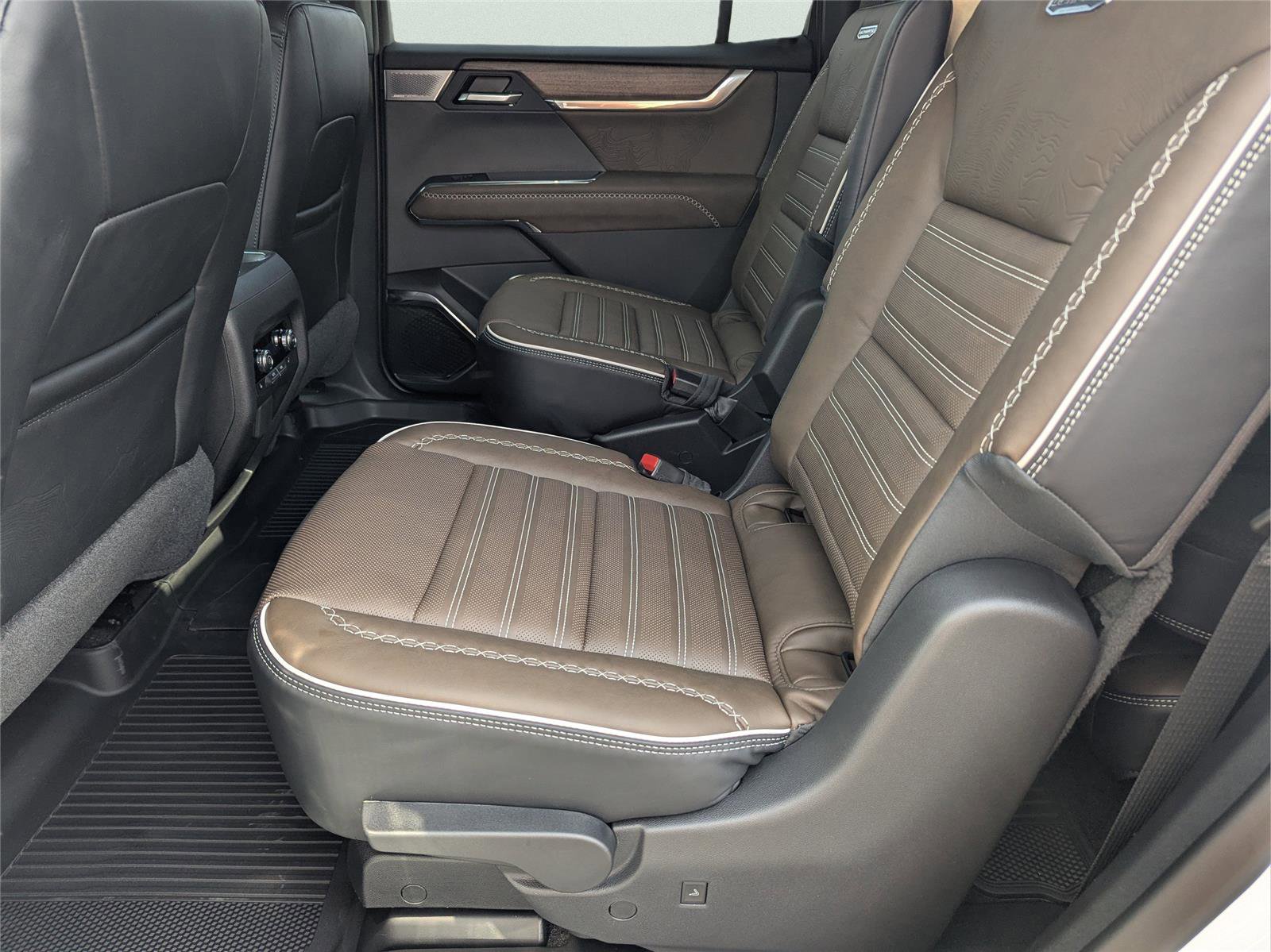 New 2026 GMC Acadia Denali Ultimate w/ LPO, All-Weather Package image 23