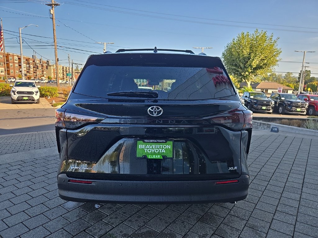 New 2026 Toyota Sienna XLE AWD/4WD image 4