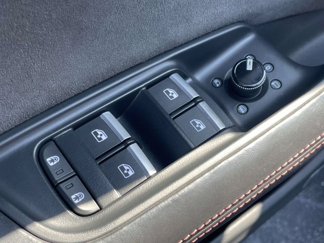 Used 2022 Audi RS Q8 w/ Black Optic Package AWD/4WD image 17