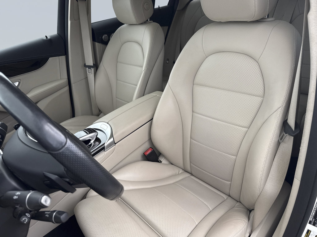 Used 2018 Mercedes-Benz GLC 300 4MATIC image 11