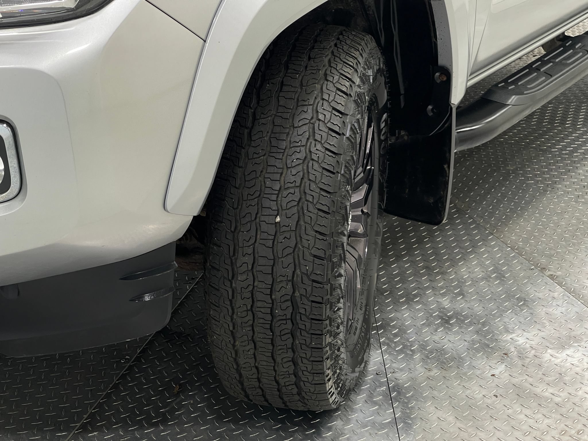 Used 2017 Toyota Tacoma Limited w/ Tow Package AWD/4WD image 35