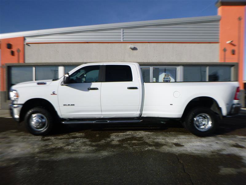 Used 2024 RAM 3500 Big Horn image 2
