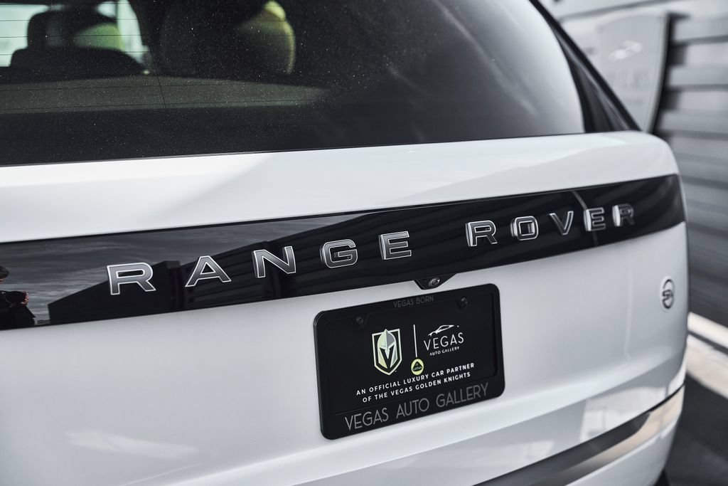 Used 2024 Land Rover Range Rover SV AWD/4WD image 11