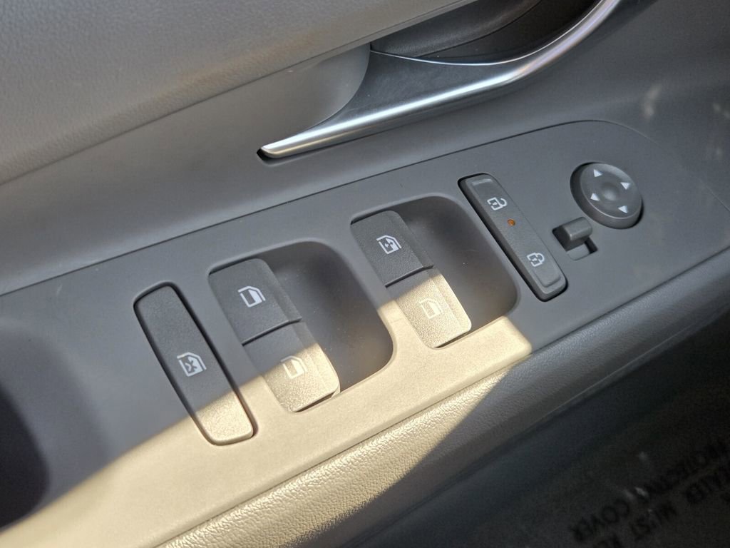 Certified 2025 Hyundai Elantra SEL image 26