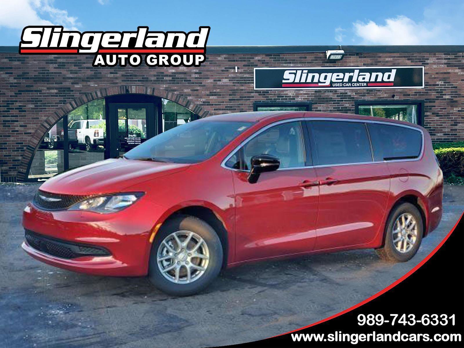 Used 2026 Chrysler Voyager LX image 1