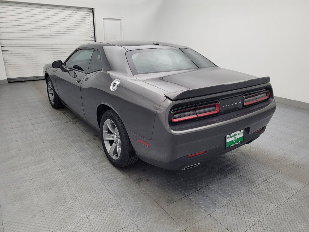 Used 2019 Dodge Challenger SXT RWD image 5