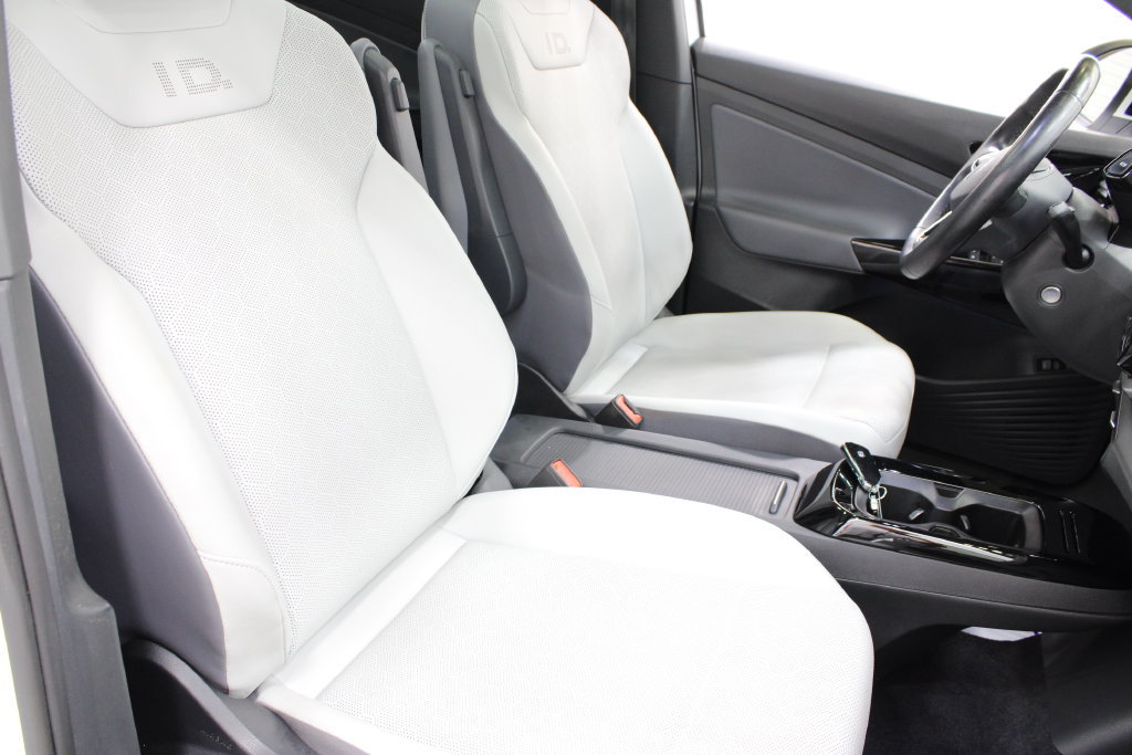 Used 2021 Volkswagen ID.4 Pro S RWD image 24
