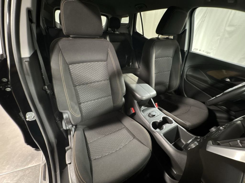 Used 2021 GMC Terrain SLE w/ Elevation Edition image 30