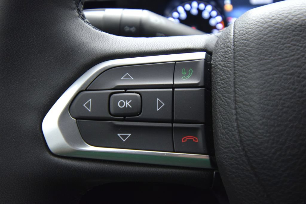 Used 2024 Jeep Compass Latitude AWD/4WD image 35