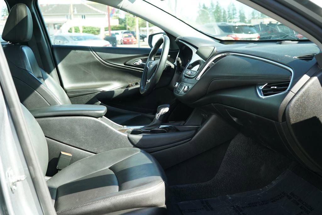 Used 2024 Chevrolet Malibu LT FWD image 9