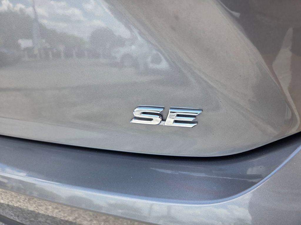 Used 2025 Toyota Camry SE FWD image 13