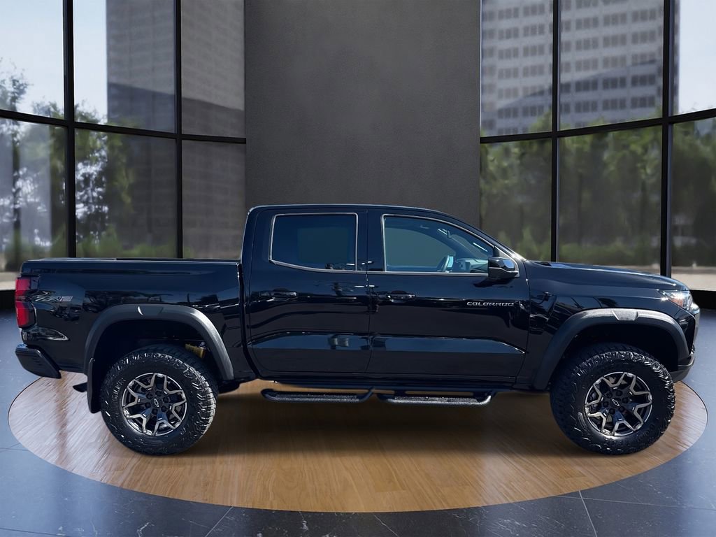 Used 2024 Chevrolet Colorado ZR2 w/ Technology Package image 2